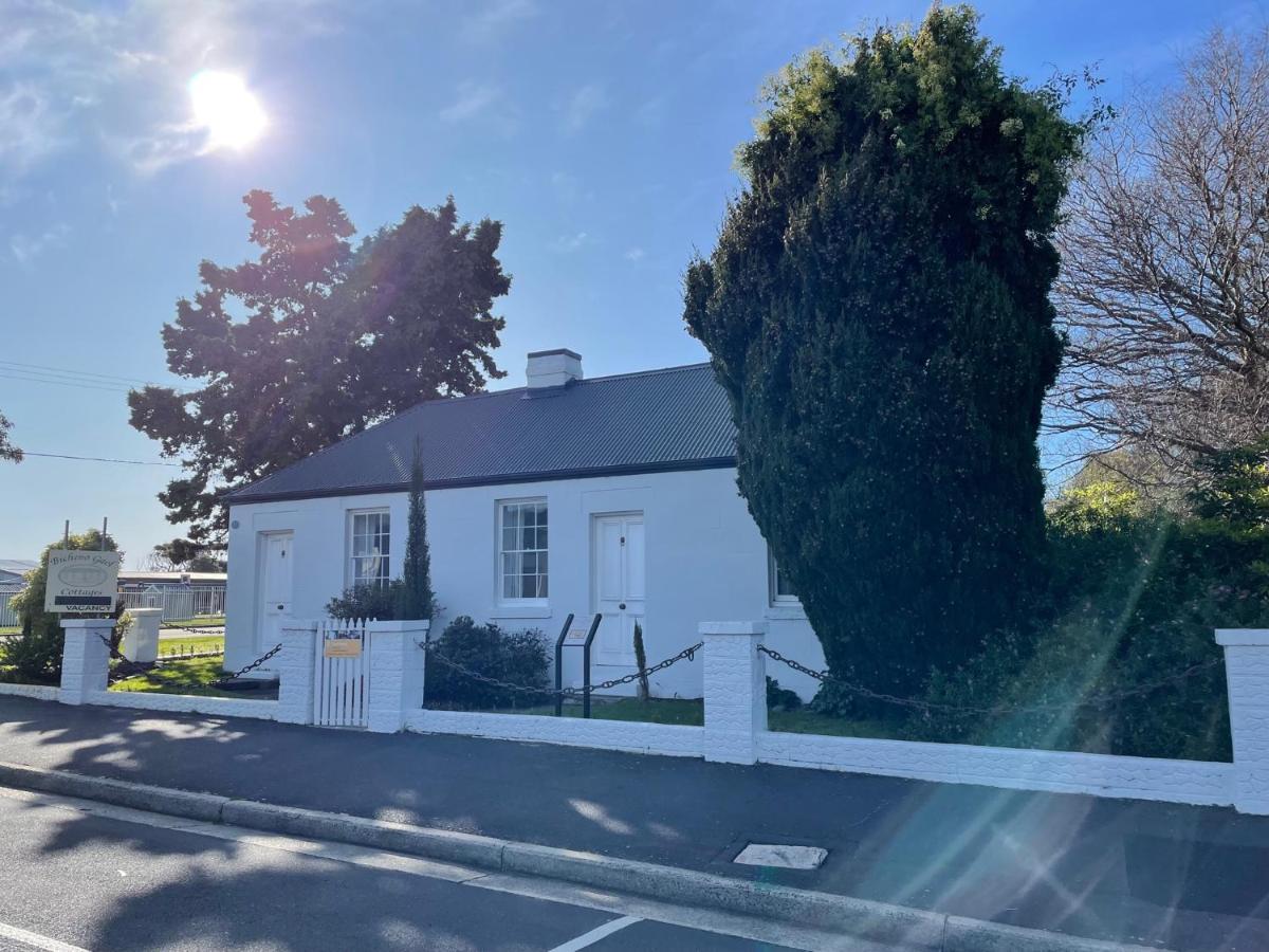 Gaol House Cottages Bicheno Esterno foto